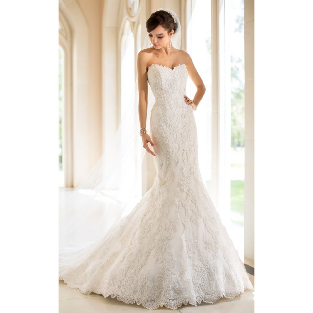 Ivory Lace Wedding Dress by Stella York, Size 4